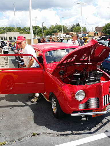 Ford Dealer «Hopkins Ford of Elgin», reviews and photos, 1045 E Chicago St, Elgin, IL 60120, USA