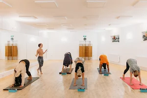 Aim2Be - Yoga in Fishponds image