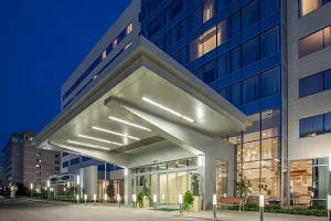 Holiday Inn Cleveland Clinic, an IHG Hotel image