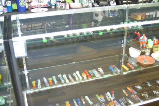 Tobacco Shop «Hypnotized Smoke Shop», reviews and photos, 2967 Patterson Rd, Florissant, MO 63031, USA