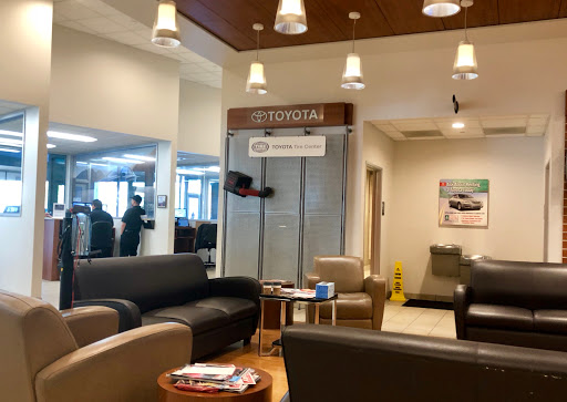 Toyota Dealer «One Toyota of Oakland», reviews and photos, 8181 Oakport St, Oakland, CA 94621, USA