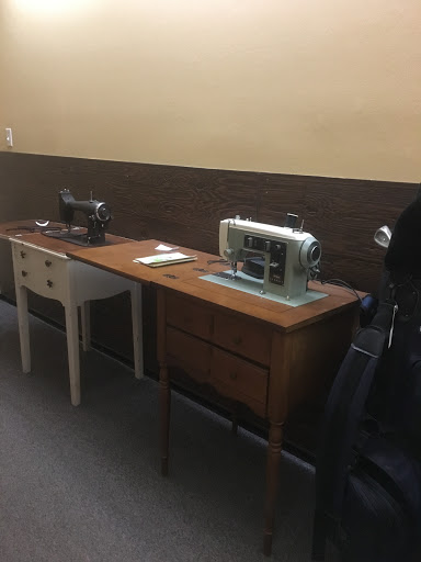 Thrift Store «Evergreen Thrift Shop», reviews and photos, 421 S 36th St, Omaha, NE 68131, USA