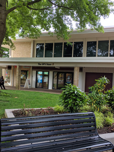 Shipping and Mailing Service «The UPS Store», reviews and photos, 5305 Village Center Dr #101B, Columbia, MD 21044, USA
