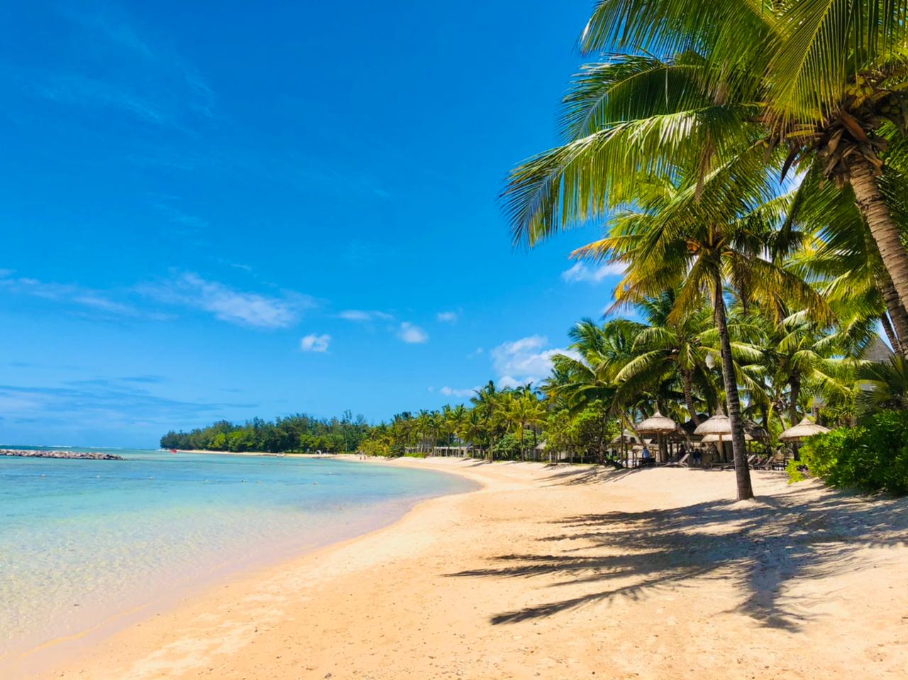 Photo de Plage de Bel Ombre avec rivage droit, long