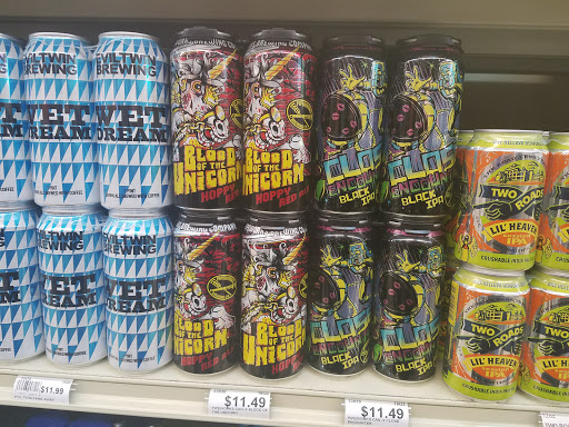 Liquor Store «Amity Wine & Spirit Co», reviews and photos, 95 Amity Rd, New Haven, CT 06515, USA