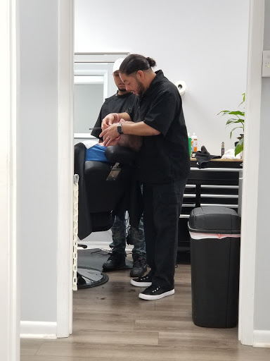 Hair Salon «Gold Cut Barber Shop», reviews and photos, 7031 W Hillsborough Ave, Tampa, FL 33634, USA