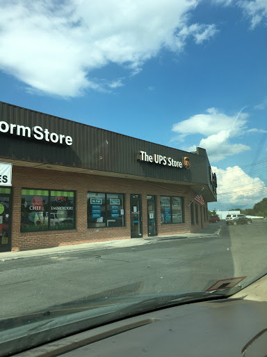 Shipping and Mailing Service «The UPS Store», reviews and photos, 4 Weems Ln, Winchester, VA 22601, USA