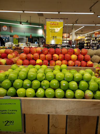 Grocery Store «Whole Foods Market», reviews and photos, 102 New Waverly Pl, Cary, NC 27518, USA