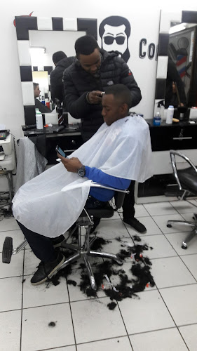 Peluquería y barberia Stilos Colombia - Peluquería