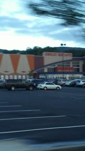 Movie Theater «Regal Cinemas Dickson City 14 & IMAX», reviews and photos, 3909 Commerce Blvd, Dickson City, PA 18519, USA