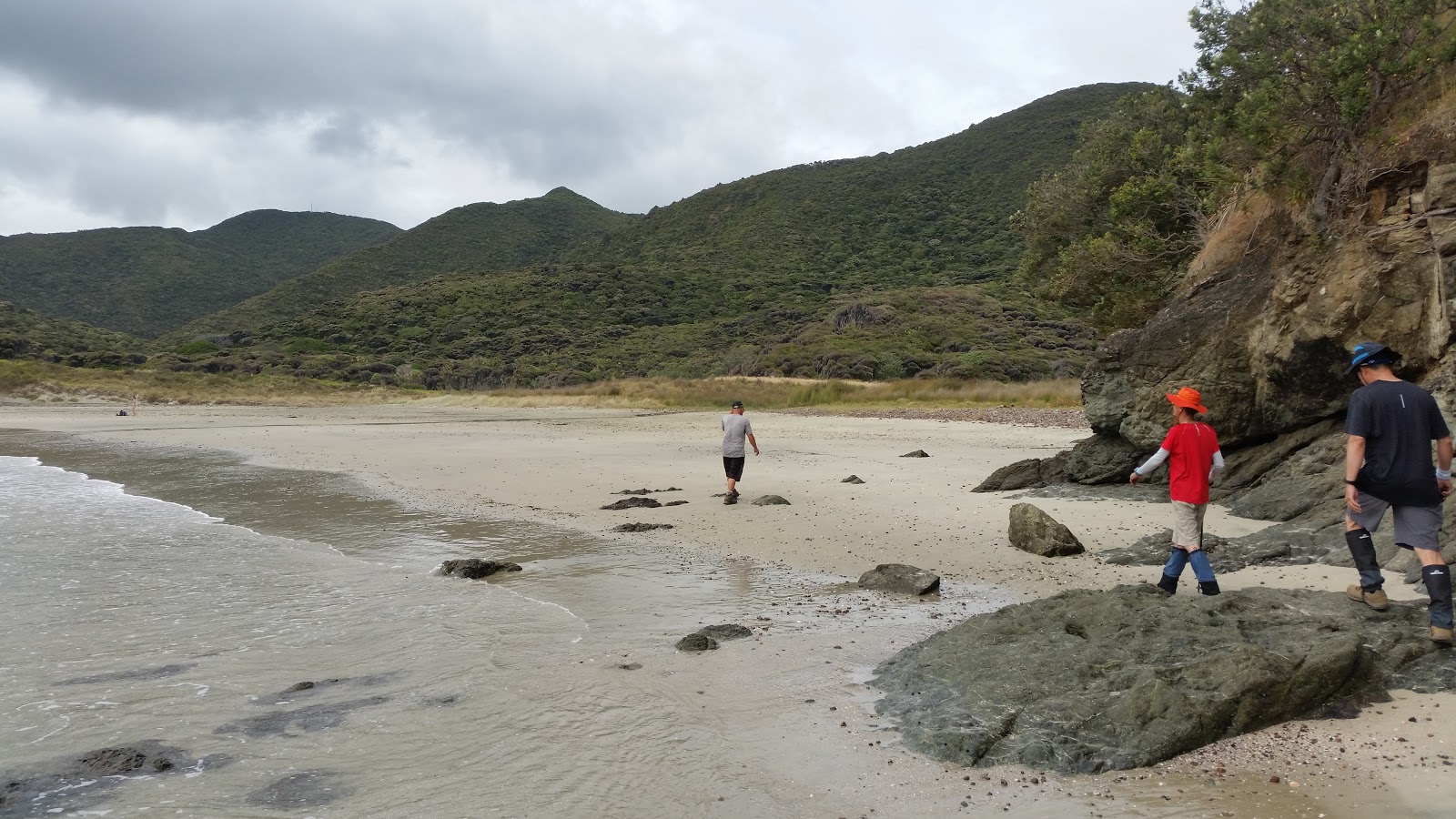 Photo de Pandora Beach avec l'eau cristalline de surface