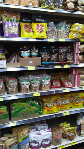 Grocery Store «Grocery Outlet Bargain Market», reviews and photos, 355 N Citrus Ave, Azusa, CA 91702, USA