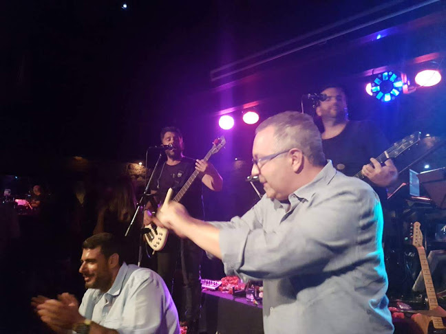 ΤHROUBI BAR Ανοιχτές ώρες