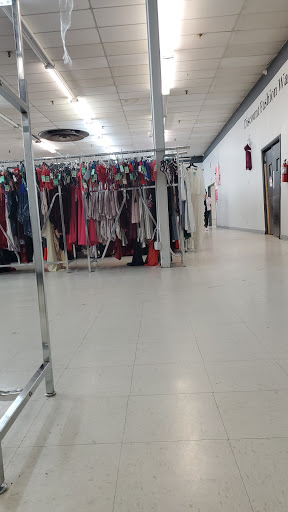 Discount Store «Discount Fashion Warehouse Kettering», reviews and photos, 2836 Wilmington Pike, Kettering, OH 45419, USA