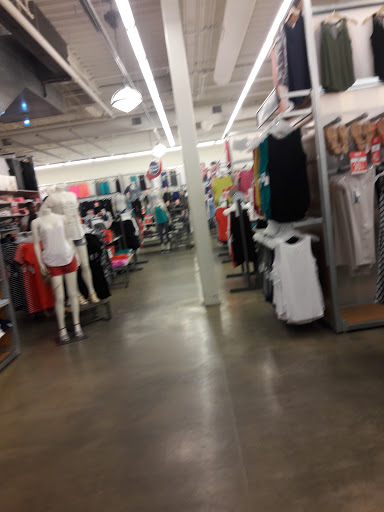 Clothing Store «Old Navy», reviews and photos, 1232 3rd Street Promenade, Santa Monica, CA 90401, USA