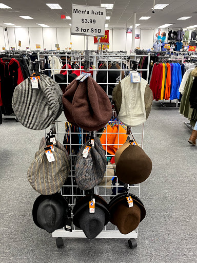 Uniform Store «Scrub Pro Uniforms & Gallo Clothing», reviews and photos, 78 Mountain Rd, Glen Burnie, MD 21060, USA