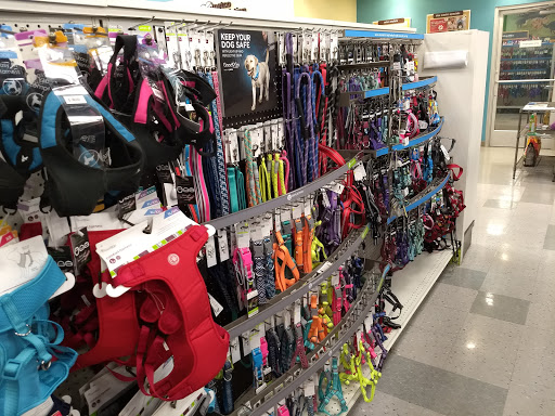 Pet Supply Store «Petco Animal Supplies», reviews and photos, 3115 Iowa St, Lawrence, KS 66046, USA