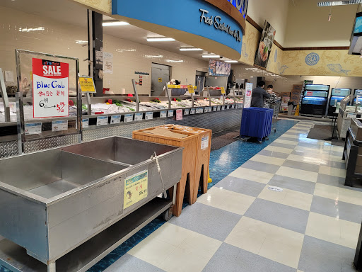 Korean Grocery Store «Lotte Plaza Market - Centreville», reviews and photos, 5900 Centreville Crest Ln, Centreville, VA 20121, USA