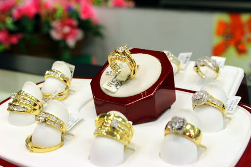 Jeweler «Casa De Oro Fine Jewelry», reviews and photos, 147 E Commerce St, San Antonio, TX 78205, USA