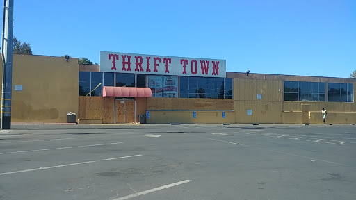 Thrift Store «Thrift Town», reviews and photos, 410 El Camino Ave, Sacramento, CA 95815, USA