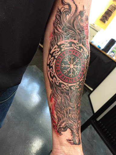 Tattoo Shop «Black Phoenix Tattoo», reviews and photos, 4704 U.S Hwy 61, St Paul, MN 55110, USA