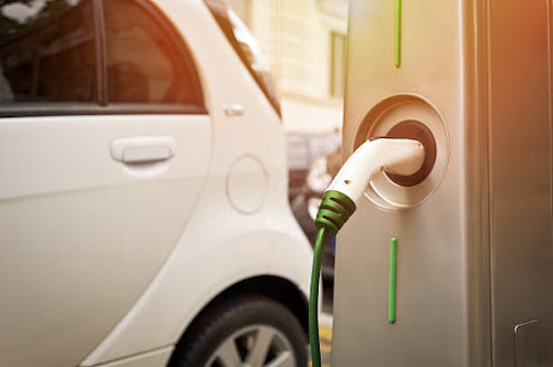 Borne de recharge de véhicules électriques E-NOVA Uzès