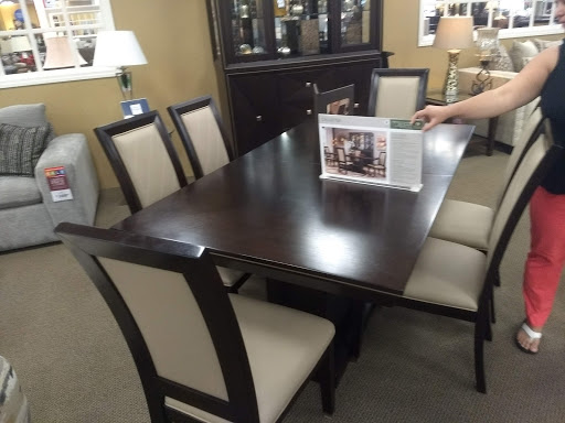 Furniture Store «Raymour & Flanigan Furniture and Mattress Store», reviews and photos, 1345 US-1, North Brunswick Township, NJ 08902, USA