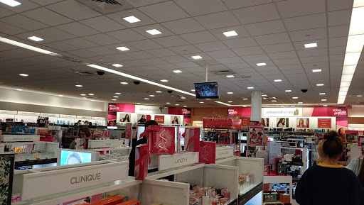 Hair Salon «Ulta Beauty», reviews and photos, 3350 W Friendly Ave, Greensboro, NC 27410, USA