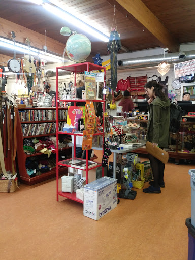 Consignment Shop «Rerun», reviews and photos, 707 NE Fremont St, Portland, OR 97212, USA