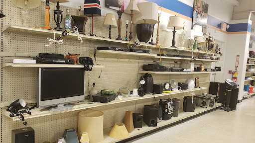 Thrift Store «Goodwill of North Georgia: Snellville Store and Donation Center», reviews and photos, 2340 Ronald Reagan Pkwy, Snellville, GA 30078, USA