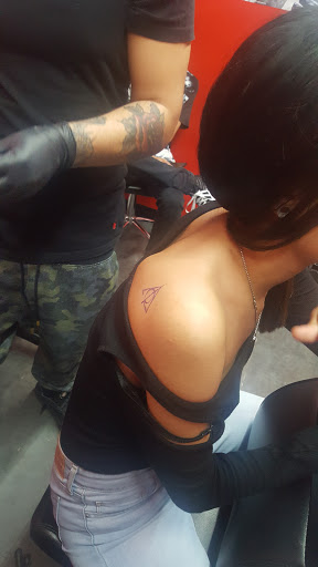Tattoo Shop «iDrive Tattoo Shop Orlando», reviews and photos, 7513 International Dr, Orlando, FL 32819, USA