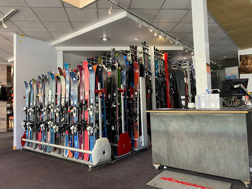 Snowboard Rental Service «Double Diamond Ski Shop», reviews and photos, 520 E Lionshead Cir, Vail, CO 81657, USA
