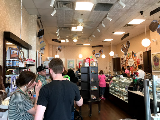 Chocolate Shop «Kilwins Little Rock», reviews and photos, 415 President Clinton Ave, Little Rock, AR 72201, USA
