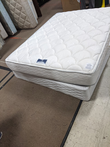 Thrift Store «The Salvation Army Family Store & Donation Center», reviews and photos, 6469 N Prospect Ave, Gladstone, MO 64119, USA