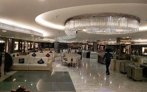 Shopping Center Delhi image