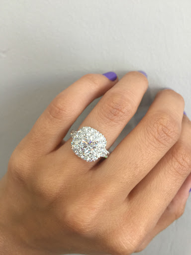 Jewelry Store «Jean Pierre Jewelers», reviews and photos, 21400 Ventura Blvd, Woodland Hills, CA 91364, USA