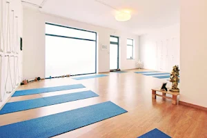 Lisboa Yoga Center image