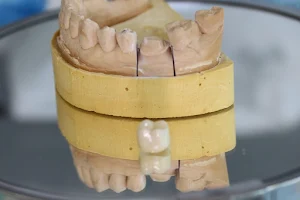 Dr.Emad Al-Saad Dental clinic image
