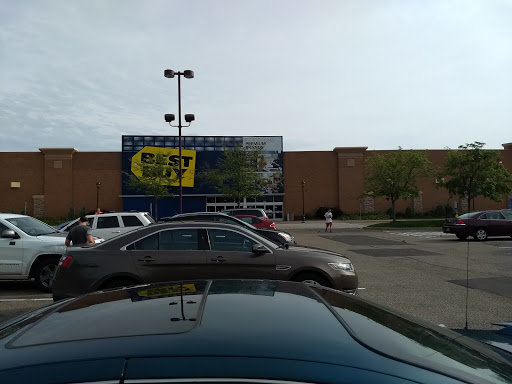 Electronics Store «Best Buy», reviews and photos, 8301 3rd St N, Oakdale, MN 55128, USA