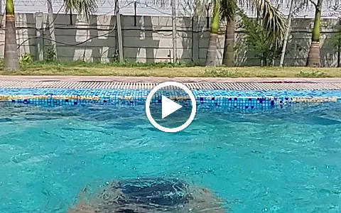 Duhai swimming pool image