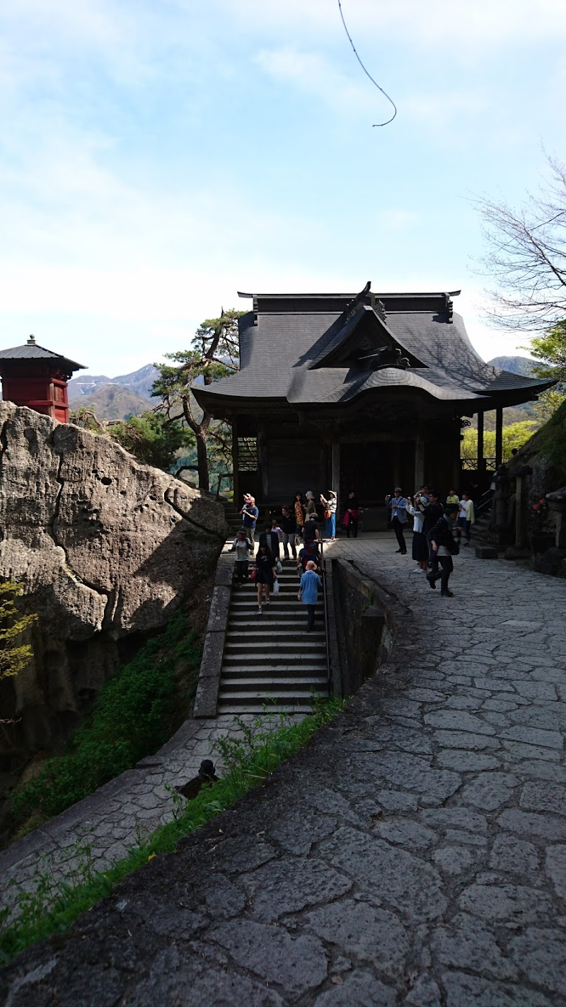 山寺 駐車場