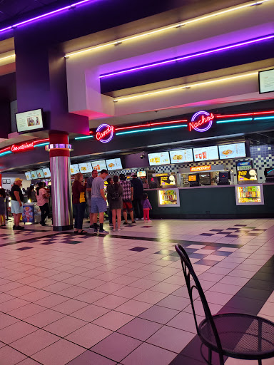 Movie Theater «Regal Cinemas Round Lake Beach 18», reviews and photos, 550 E Rollins Rd, Round Lake Beach, IL 60073, USA