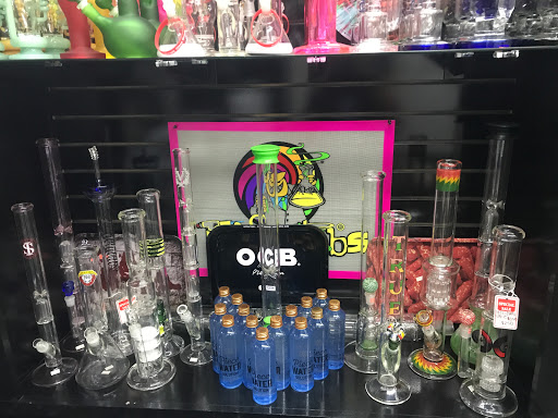 Tobacco Shop «The Hub Smoke Shop & Gifts», reviews and photos, 6410 N Oak Trafficway, Kansas City, MO 64118, USA