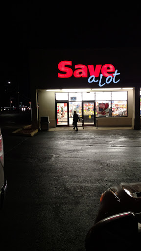 Grocery Store «Save-A-Lot», reviews and photos, 715 W Pearce Blvd, Wentzville, MO 63385, USA