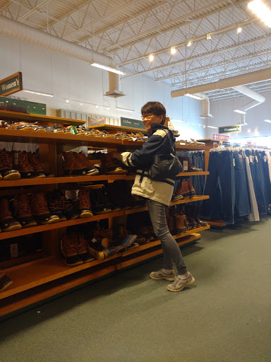 Clothing Store «L.L. Bean Outlet», reviews and photos, 31 Gusabel Ave, Nashua, NH 03063, USA