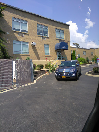 Community Center «Jewish Community Center of Greater Buffalo- Holland Family Building», reviews and photos, 787 Delaware Ave, Buffalo, NY 14209, USA