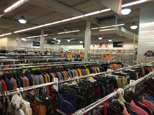 Department Store «Boston Store Clearance Center», reviews and photos, 5659 S 27th St, Milwaukee, WI 53221, USA
