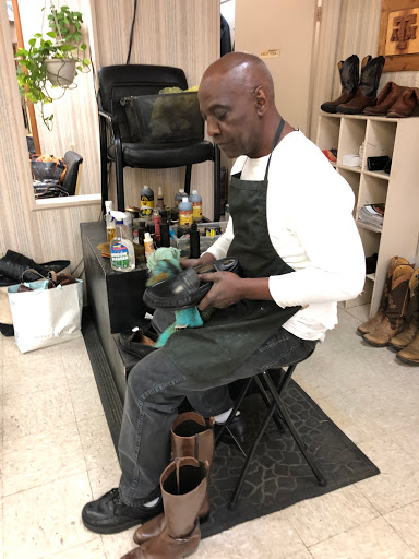 Barber Shop «West Memorial Barber Shop», reviews and photos, 14777 Memorial Dr, Houston, TX 77079, USA