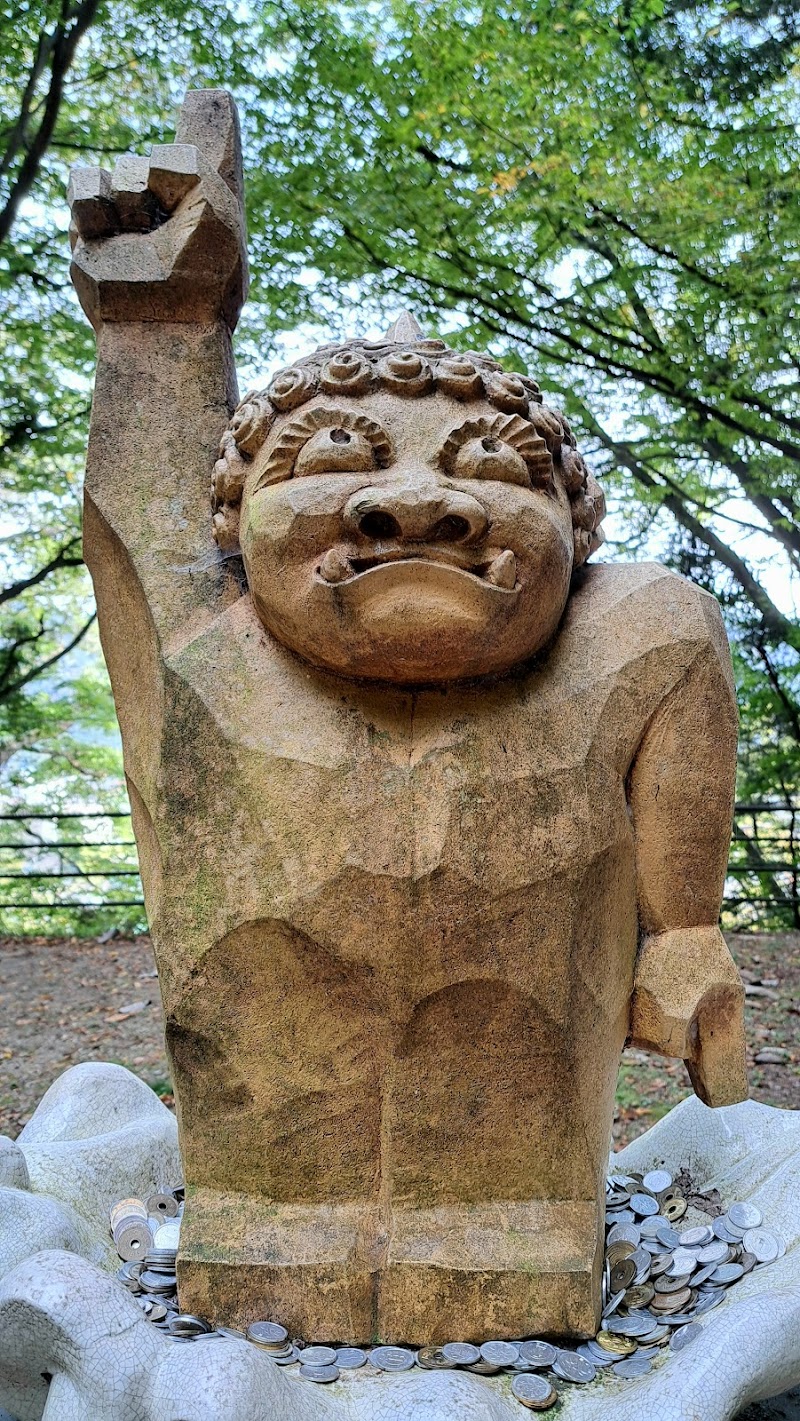 楯岩鬼怒姫神社