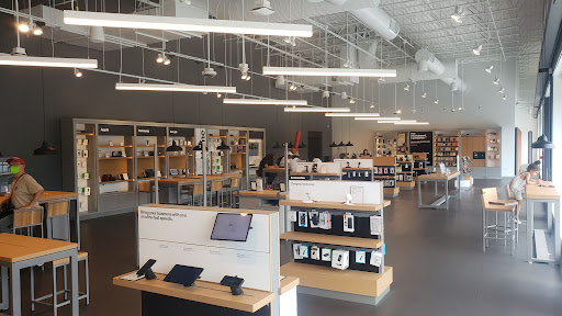 Cell Phone Store «Verizon», reviews and photos, 355 N Central Ave, Hartsdale, NY 10530, USA